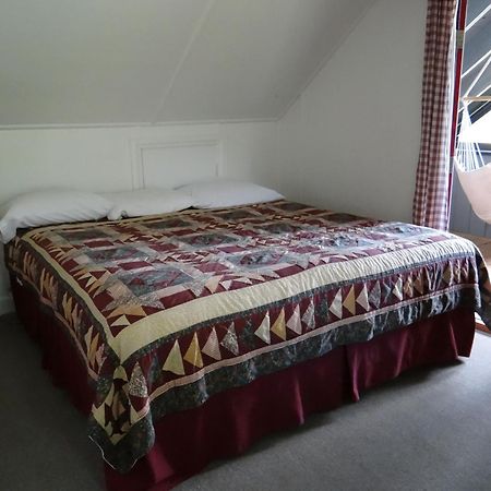 Gray Ghost Camps Hotel Rockwood Room photo