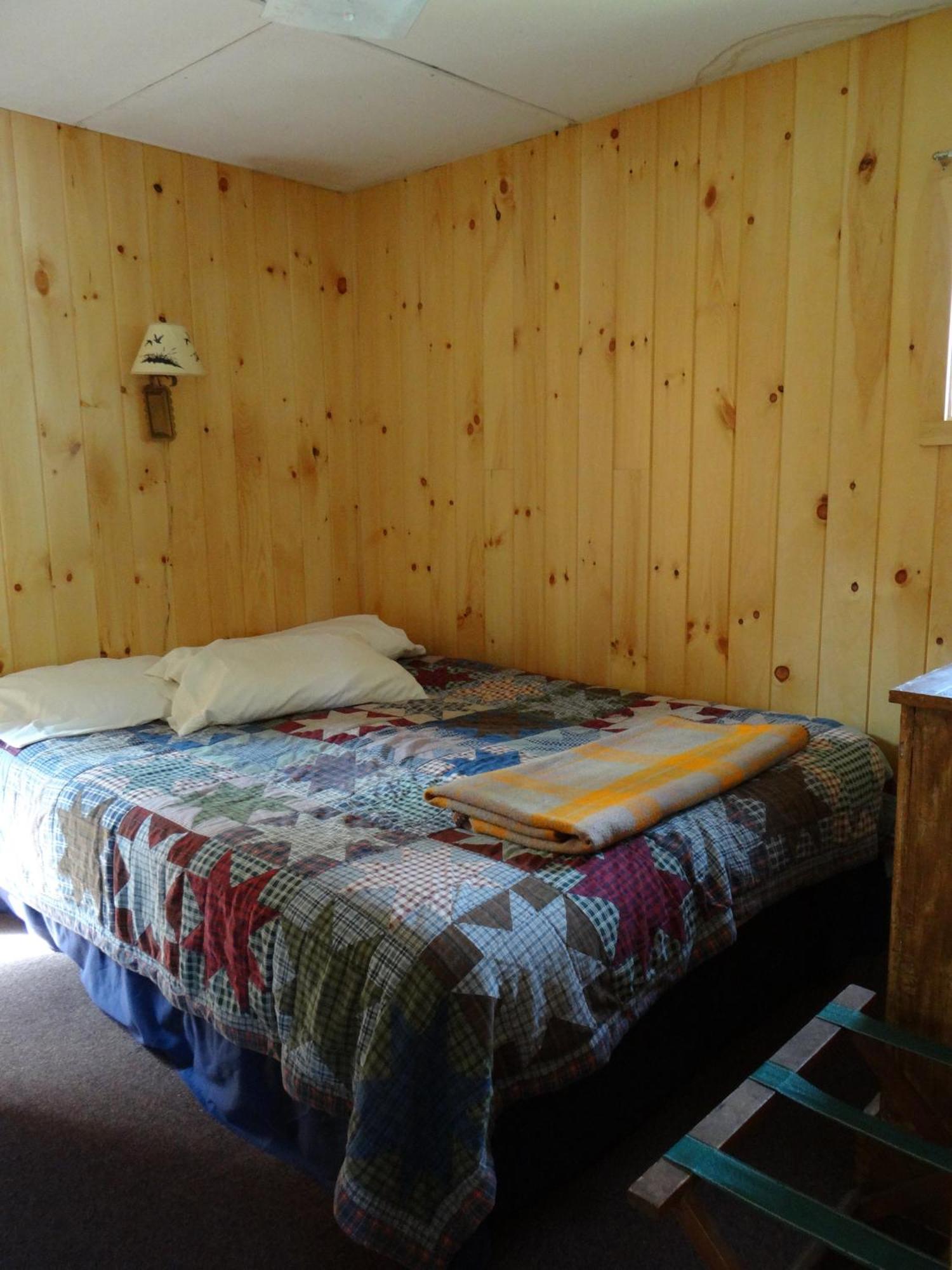 Gray Ghost Camps Hotel Rockwood Room photo